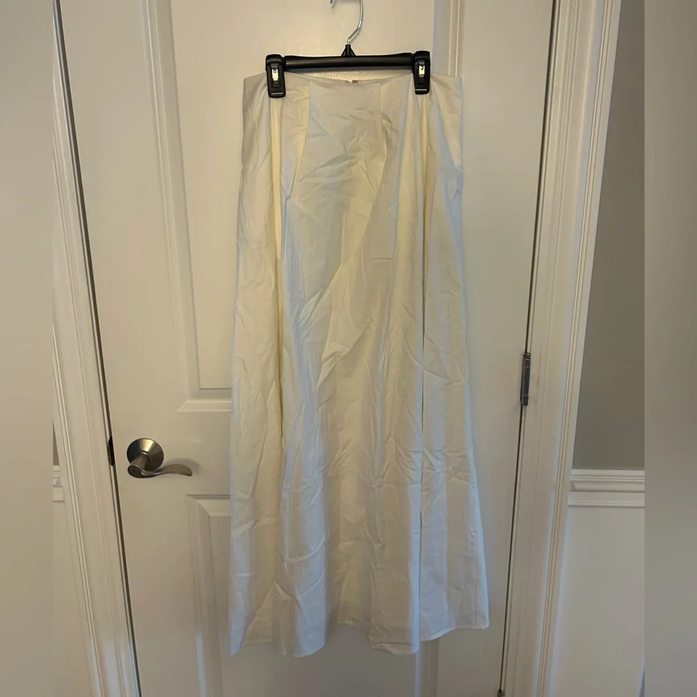 Reformation Lucy Skirt - Picture 2 of 5